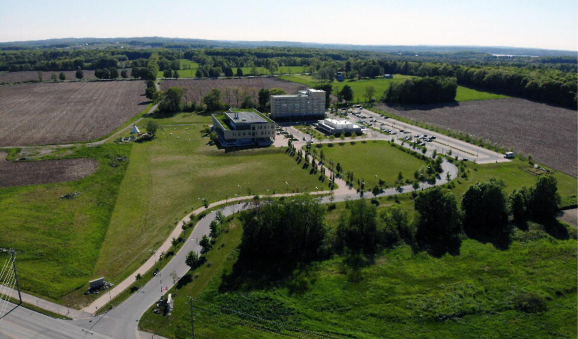 Lakehead University Residence And Conference Centre Orillia Buitenkant foto